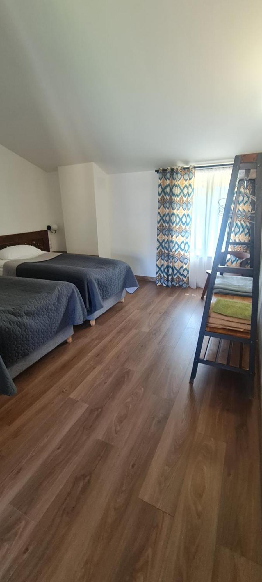 Guest House Shina Omalo Ngoại thất bức ảnh